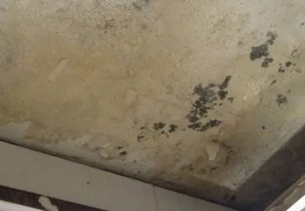 金安阳台漏水维修公司分享下金安卫生间渗水维修需要注意哪些问题。